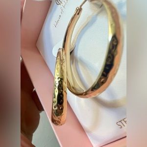 NIB House of Harlow 1960 Gold Tone Hammered Hoop Earrings